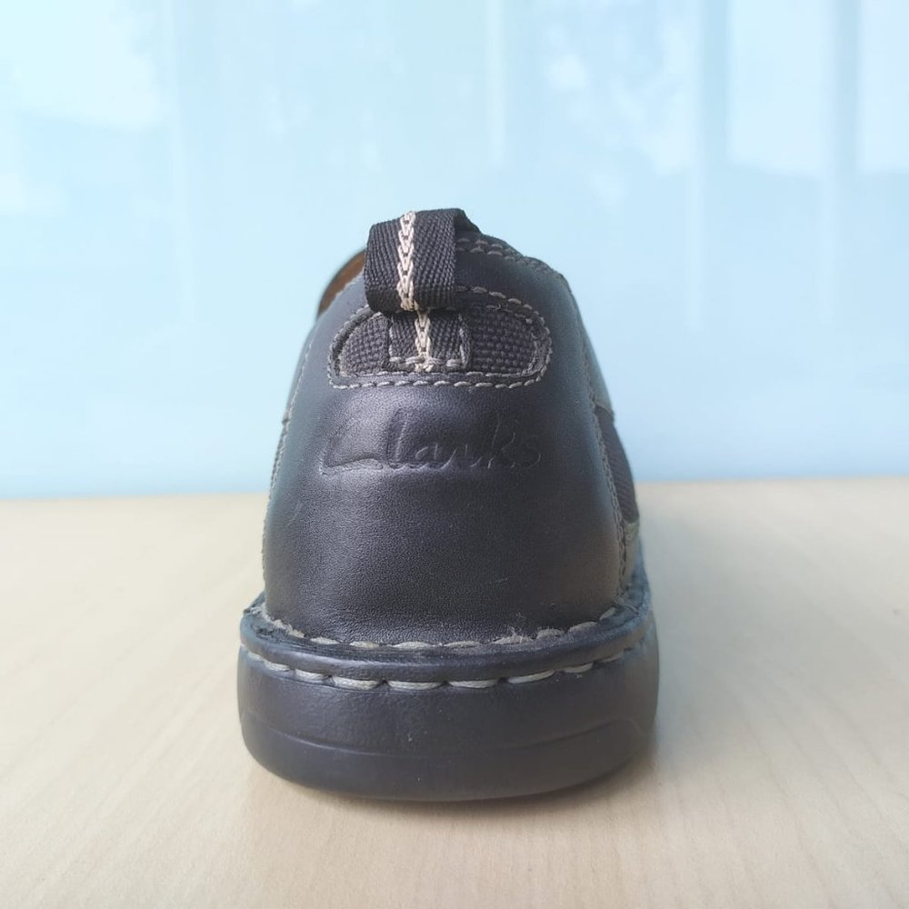 CLARKS MEN'S LAMBETH LOAFER / SLIP ON - Picture 3 of 6
